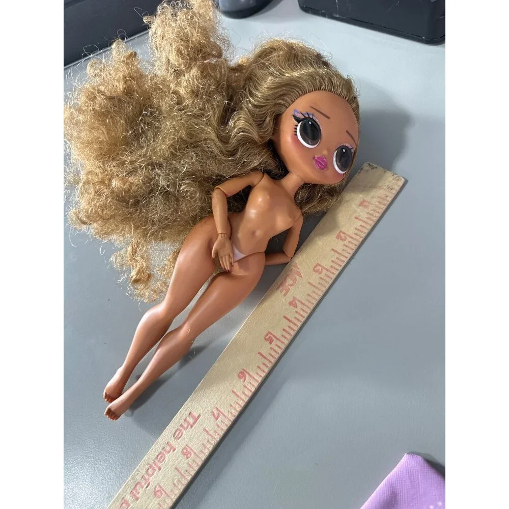 LOL Surprise OMG Da Boss Queen Doll Blonde Curly Hair Big Eyes Toy Collectible